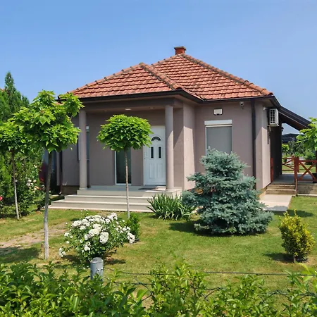 Villa Kucerak U Sremu *