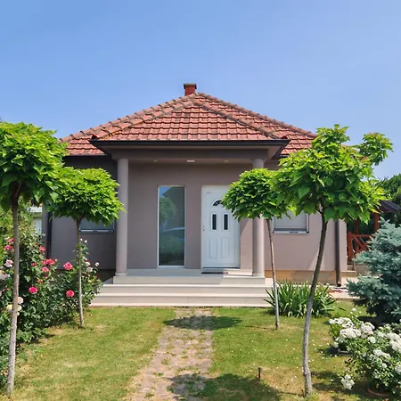 Villa Kucerak U Sremu Klenak
