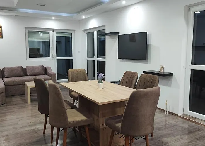 Kucerak U Sremu Vilă *