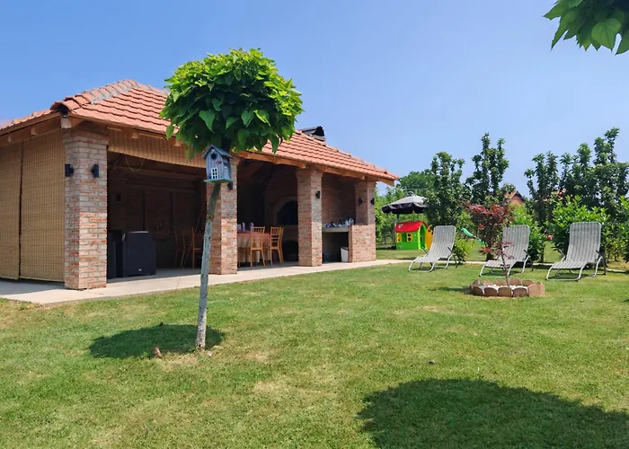 Kucerak U Sremu Vilă Klenak