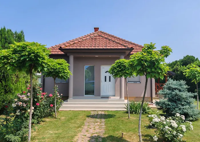 Vilă Kucerak U Sremu Klenak